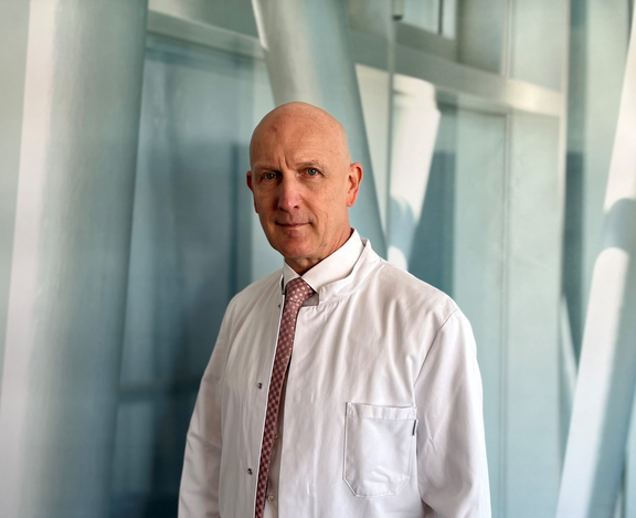 Porträtbild ärztlicher Direktor Holger Sebastian