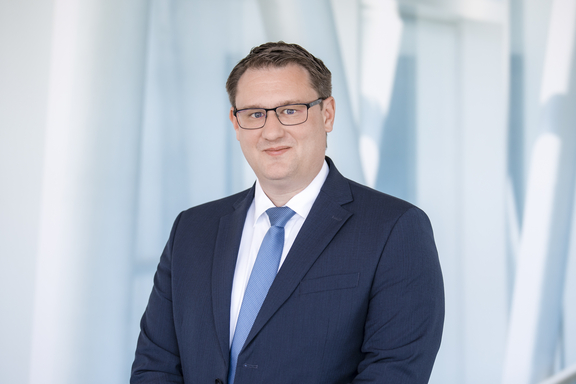 Porträtfoto vom Vorstand der ELBLANDKLINIKEN Rainer Zugehör