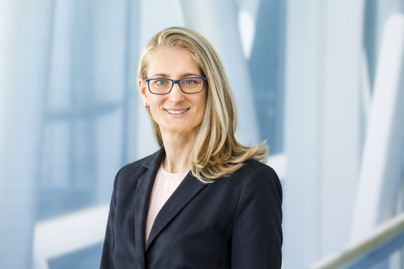 Porträtbild Claudia Baumann